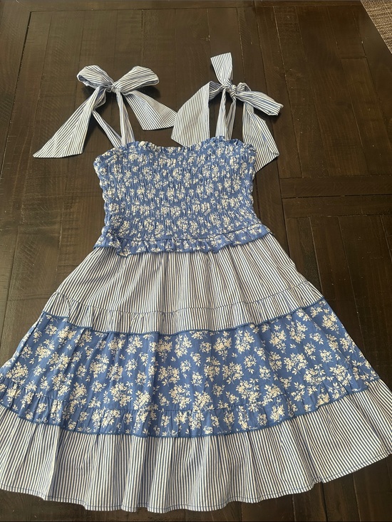 Francesca's Collections Dresses & Skirts - Francesca's Collections Blue & White Tiered Floral-Stripe Tie-Shoulder Sundress